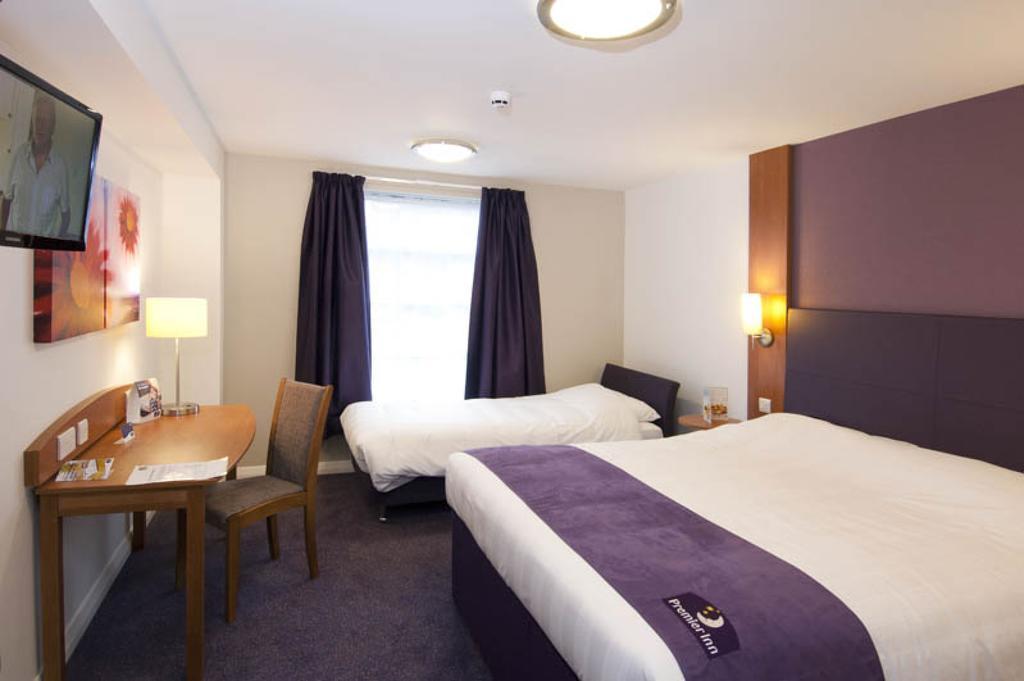 Premier Inn Falkirk East الغرفة الصورة